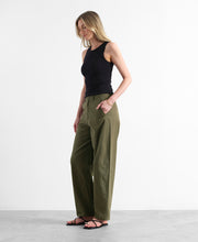 Winnie Barrel Leg Pant