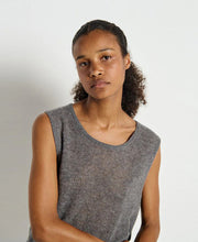 Dum Round Neck Vest