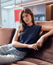Pilar Vest