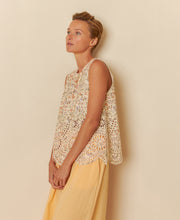 Poplin Sleeveless Embroidery Top