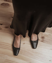 Sophie Black Flat