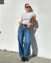 Avril Mid Rise Wide Leg Moment Mid Blue Jean