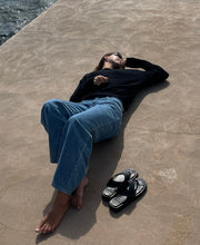 Avril Mid Rise Wide Leg Moment Mid Blue Jean