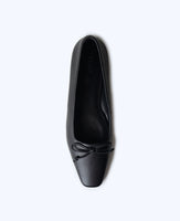 Sophie Black Flat