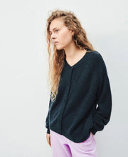 Dam Round Neck Cardigan