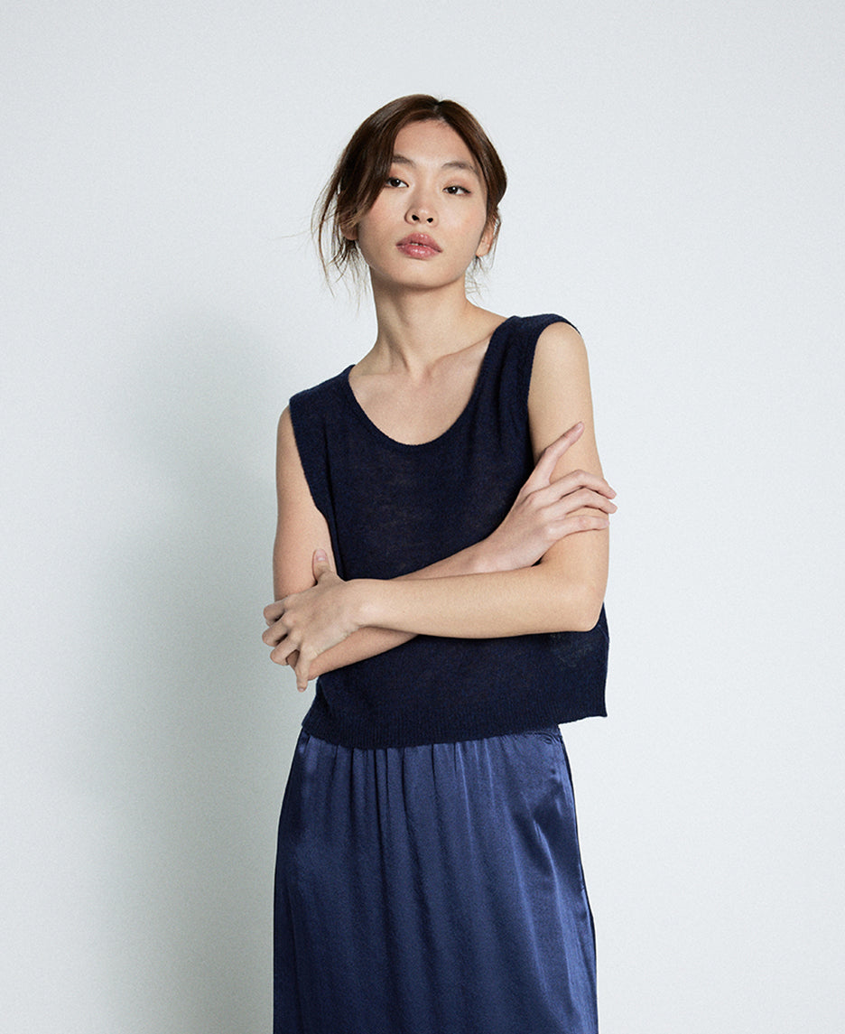 Dum Round Neck Vest