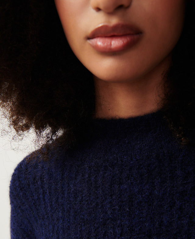 East High Neck Knit