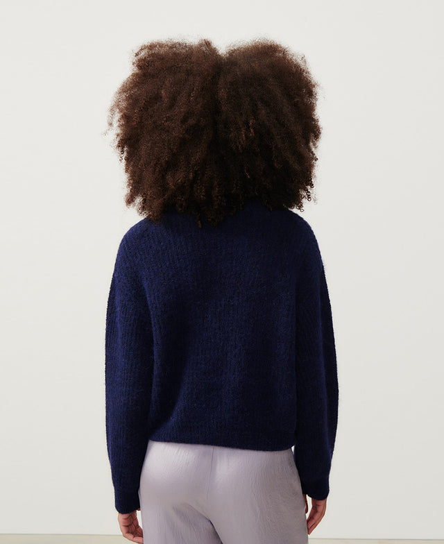 East High Neck Knit