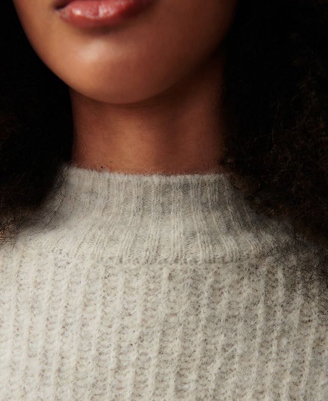 East High Neck Knit