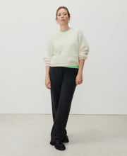 East Round Neck Knit