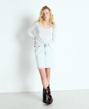 Gami V Neck LS Tee