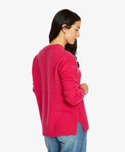 Detail V-Neck Pullover
