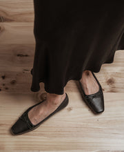 Sophie Black Flat