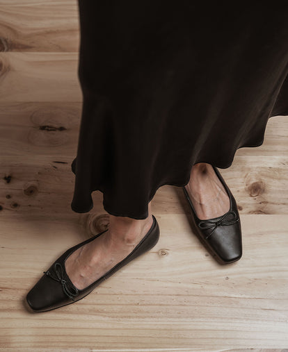 Sophie Black Flat