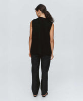 Nya Vest
