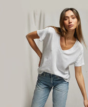 Hendrix V Neck Tee