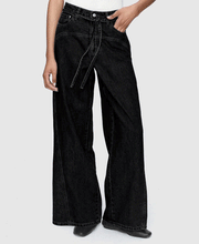 Tie Curve Seam Jean