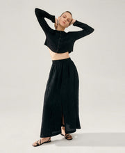 Crinkle Collarless Crop Black Shirt